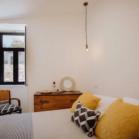 Casa Pereira N. 40 *