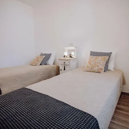 Casa Pereira N. 40 *